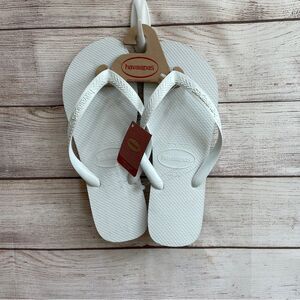 NEW WITH TAGS HAVAIANAS WHITE FLIP FLOP SANDALS